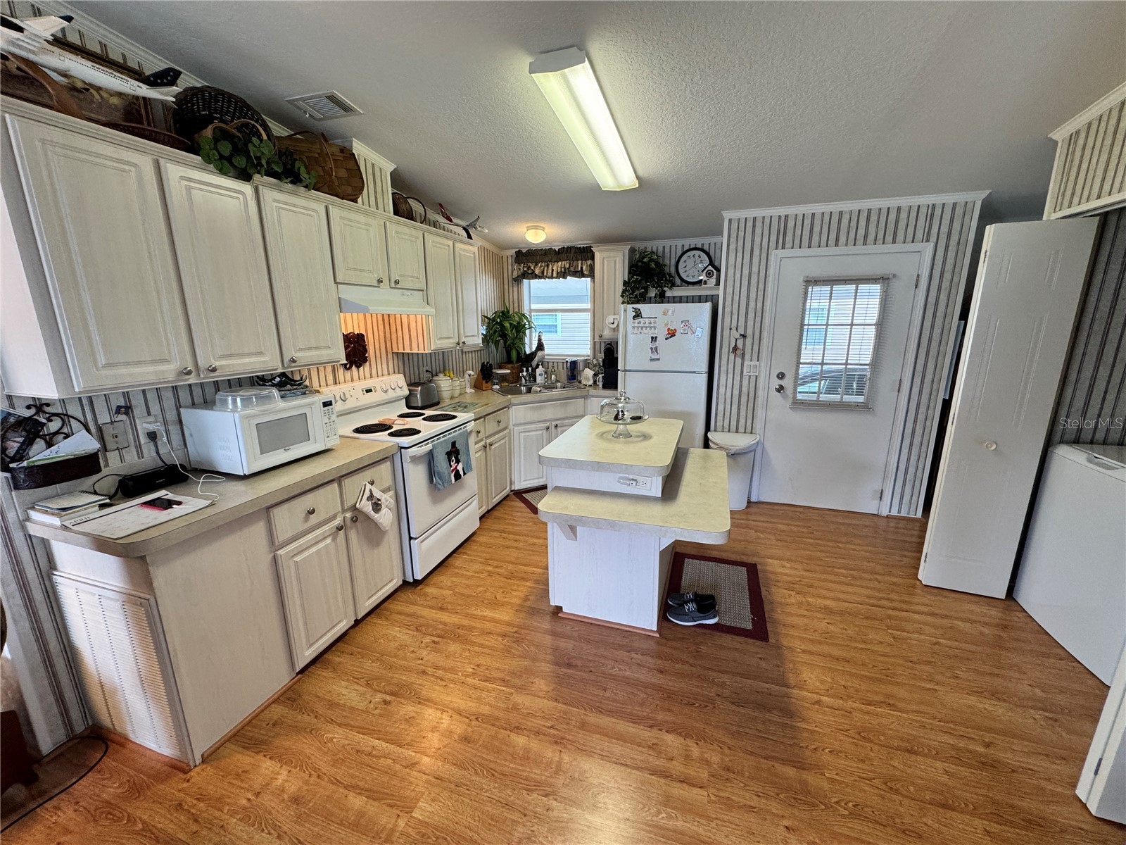 346 Andros Drive Sarasota FL 34233 A4691142 image9