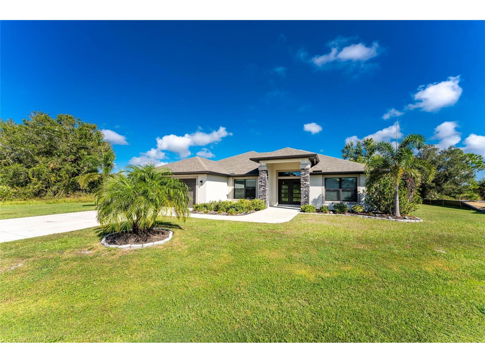 346 Barcelona Street Punta Gorda FL 33983 C7516105 image1