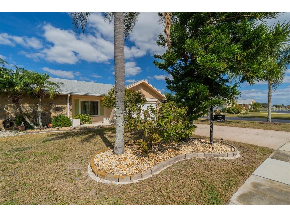 346 Club Manor Drive #17 Sun City Center FL 33573 T3505791 image1