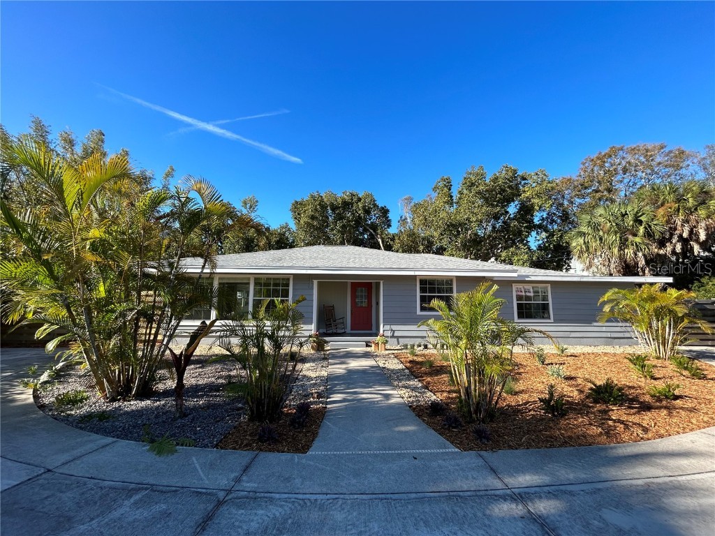 346 Pelican Circle Sarasota FL 34237 A4603939 image1