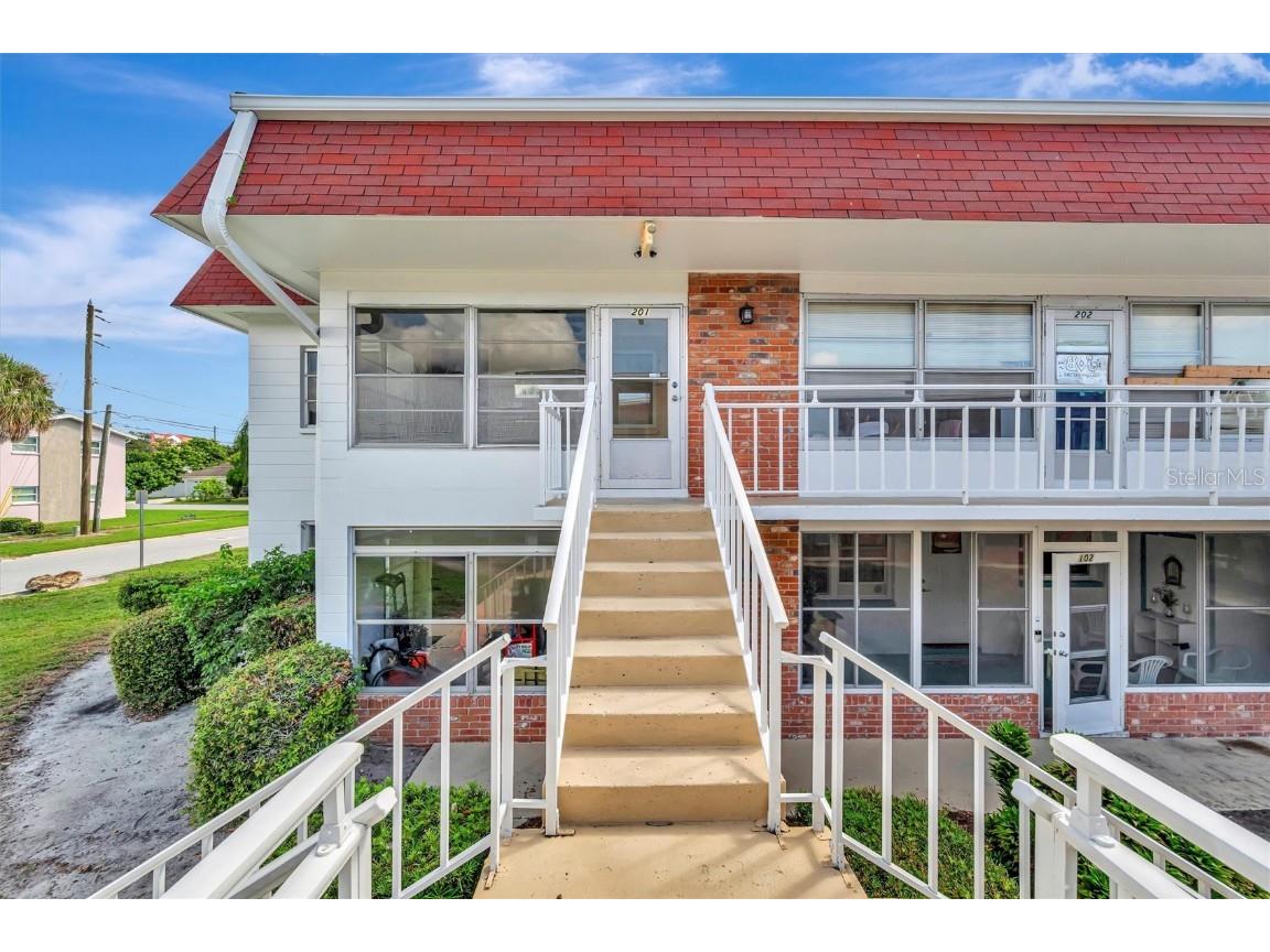 3460 32nd Avenue N #201 Saint Petersburg FL 33713 TB8436884 image2