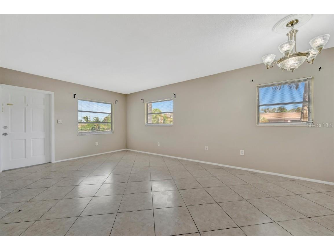 3460 32nd Avenue N #201 Saint Petersburg FL 33713 TB8436884 image7