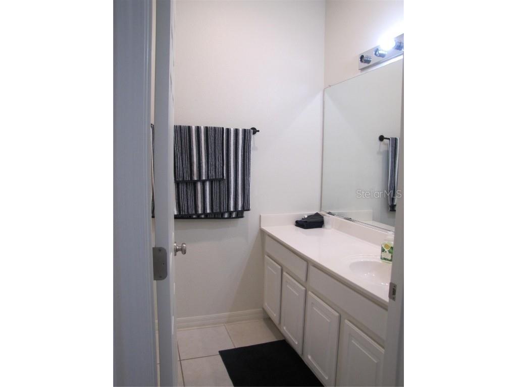 3461 Parkridge Circle #18-104 Sarasota FL 34243 A4657009 image30