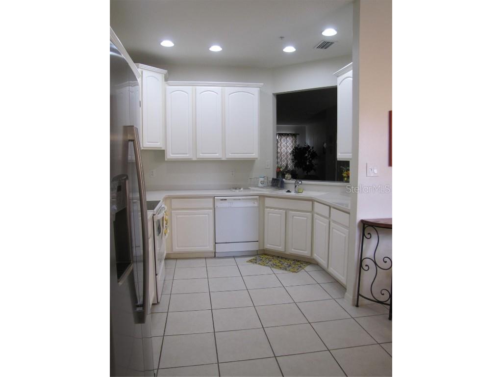 3461 Parkridge Circle #18-104 Sarasota FL 34243 A4657009 image4