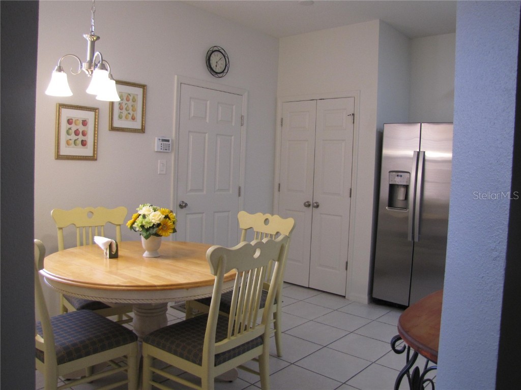 3461 Parkridge Circle #18-104 Sarasota FL 34243 A4657009 image6