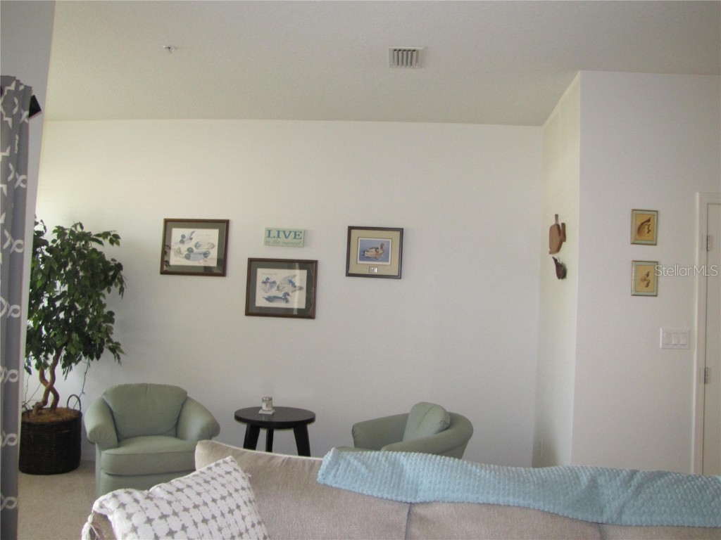 3461 Parkridge Circle #18-104 Sarasota FL 34243 A4657009 image9