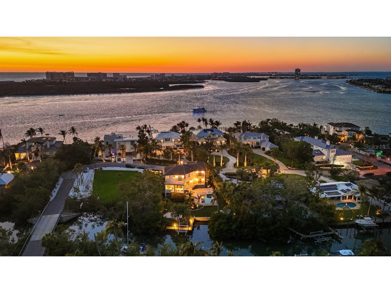 3465 Gulfmead Drive Sarasota FL 34242 A4648190 image1