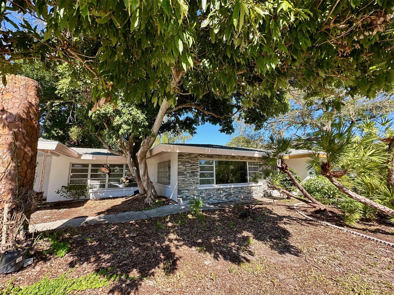 3466 Tanglewood Drive Sarasota FL 34239 - PHILLIPPE CREEK A4644516 image1