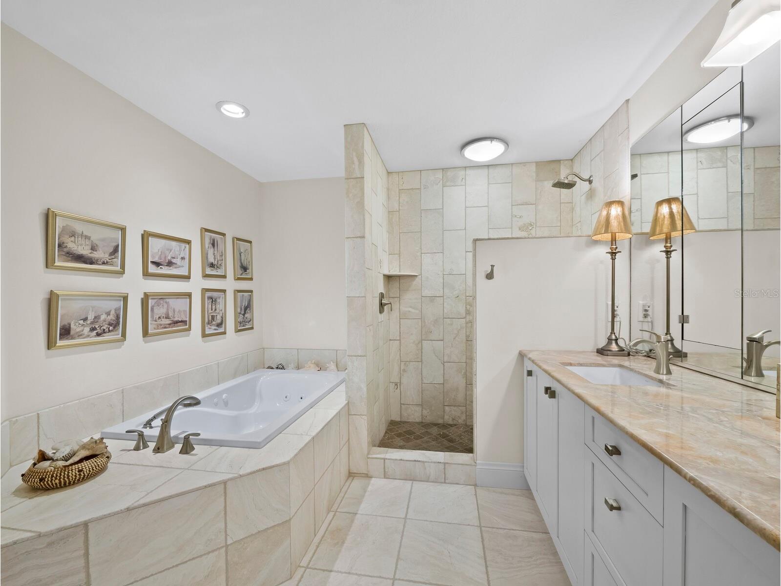 3466 Winding Oaks Drive #35 Longboat Key FL 34228 A4686581 image23