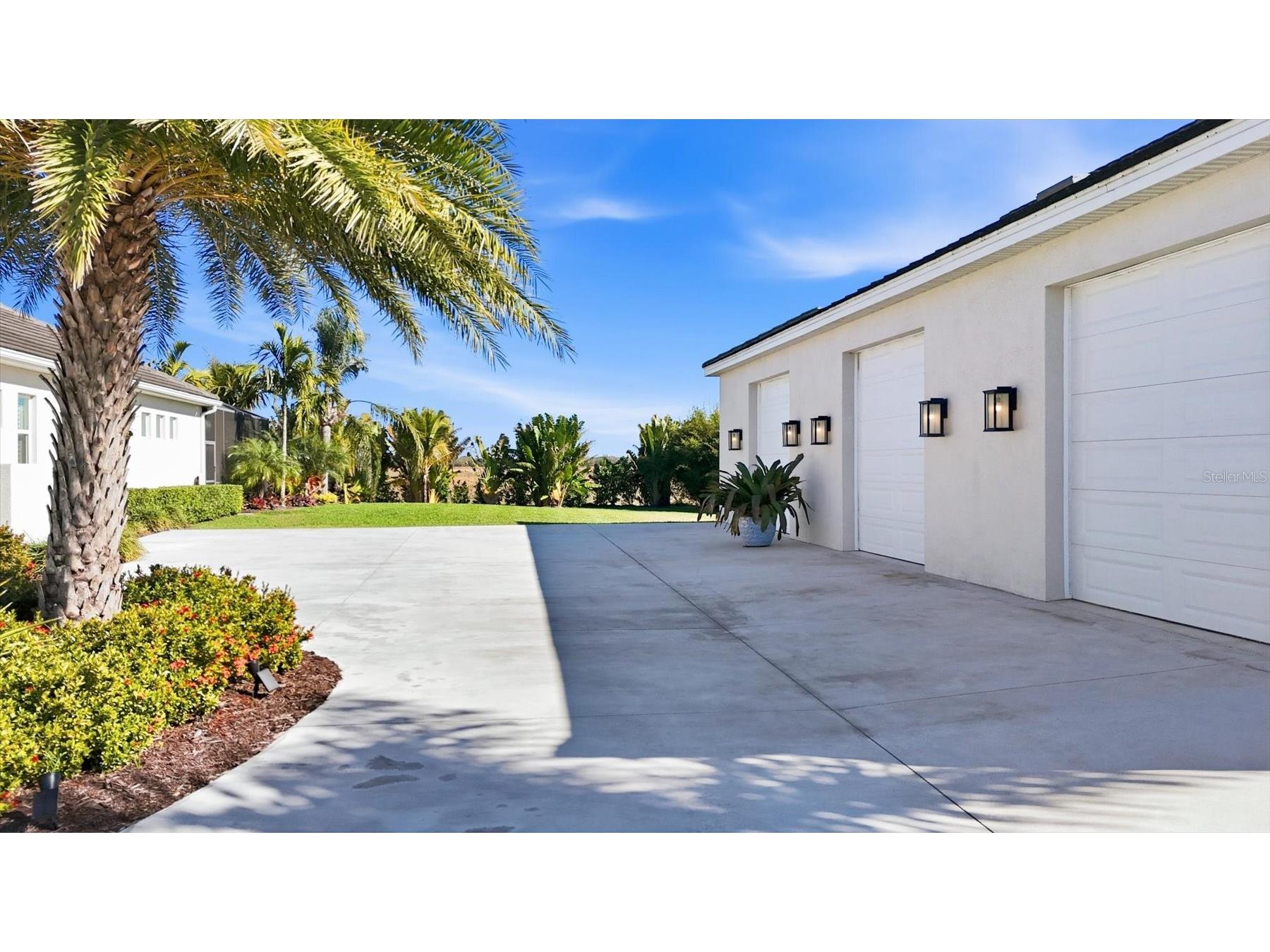 3467 Compound Court Sarasota FL 34240 A4695665 image16