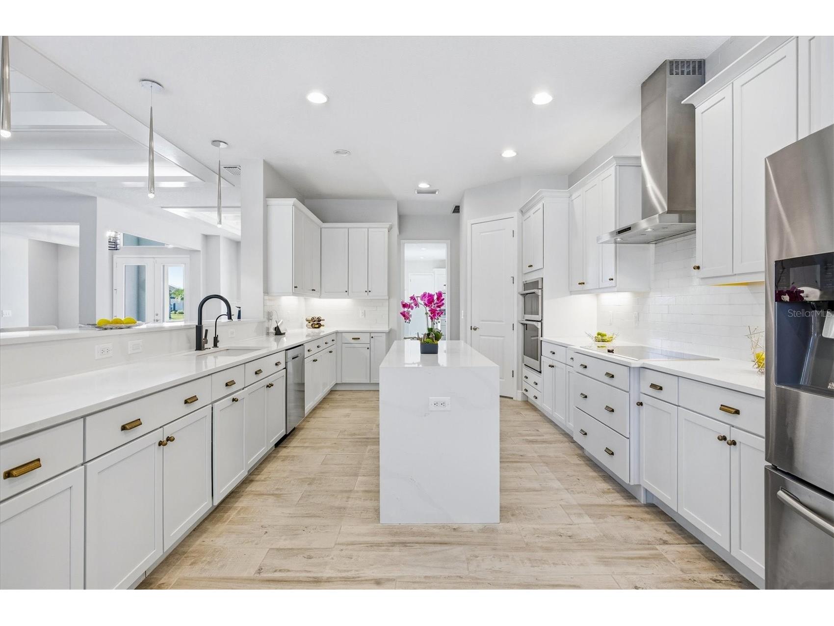 3467 Compound Court Sarasota FL 34240 A4695665 image30