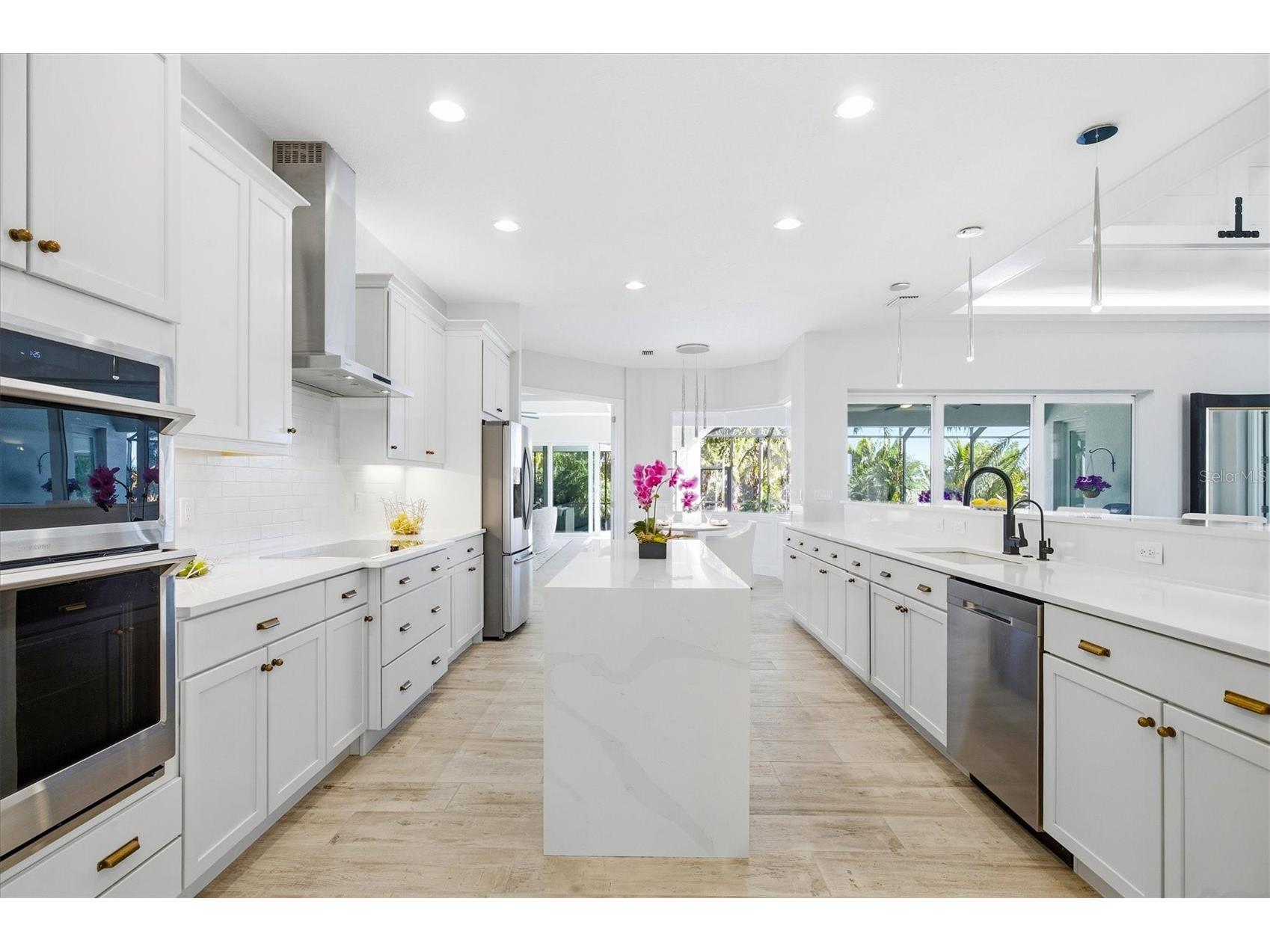 3467 Compound Court Sarasota FL 34240 A4695665 image32