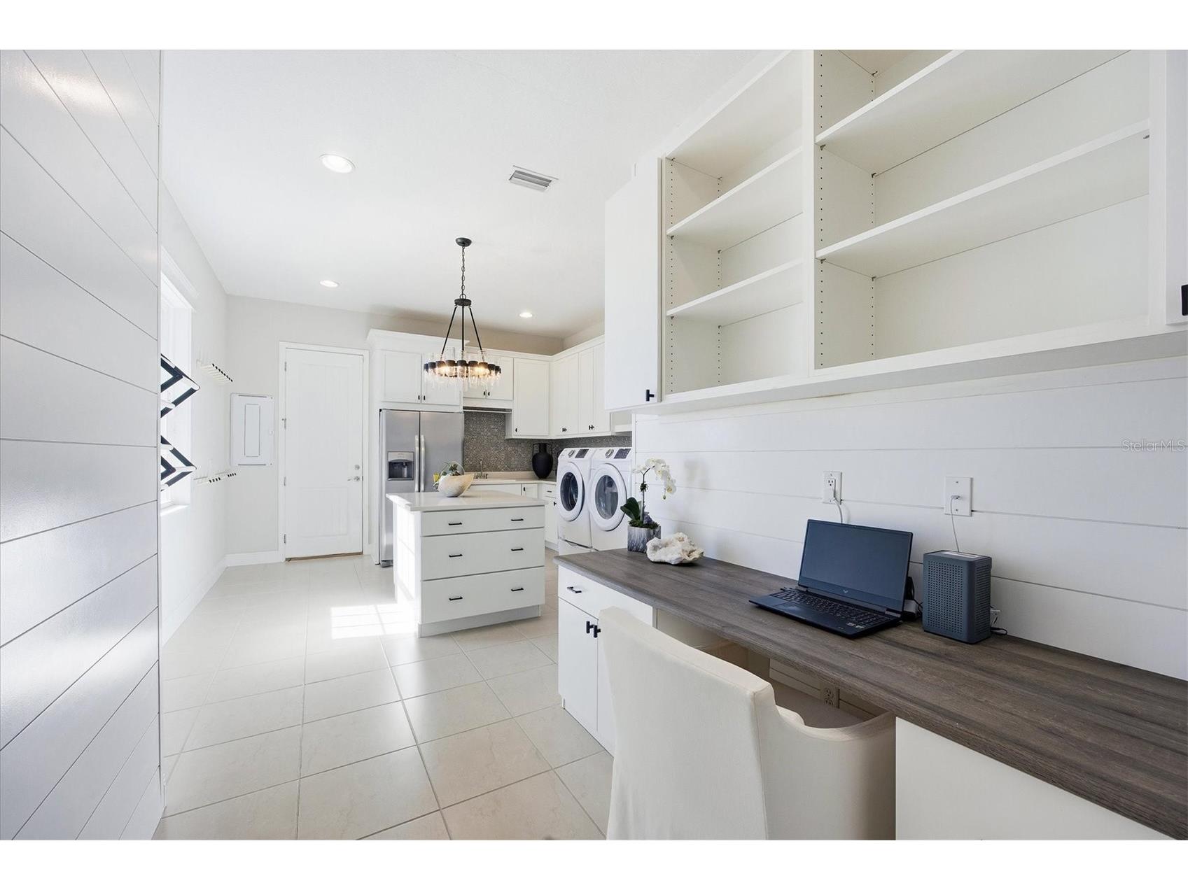 3467 Compound Court Sarasota FL 34240 A4695665 image47