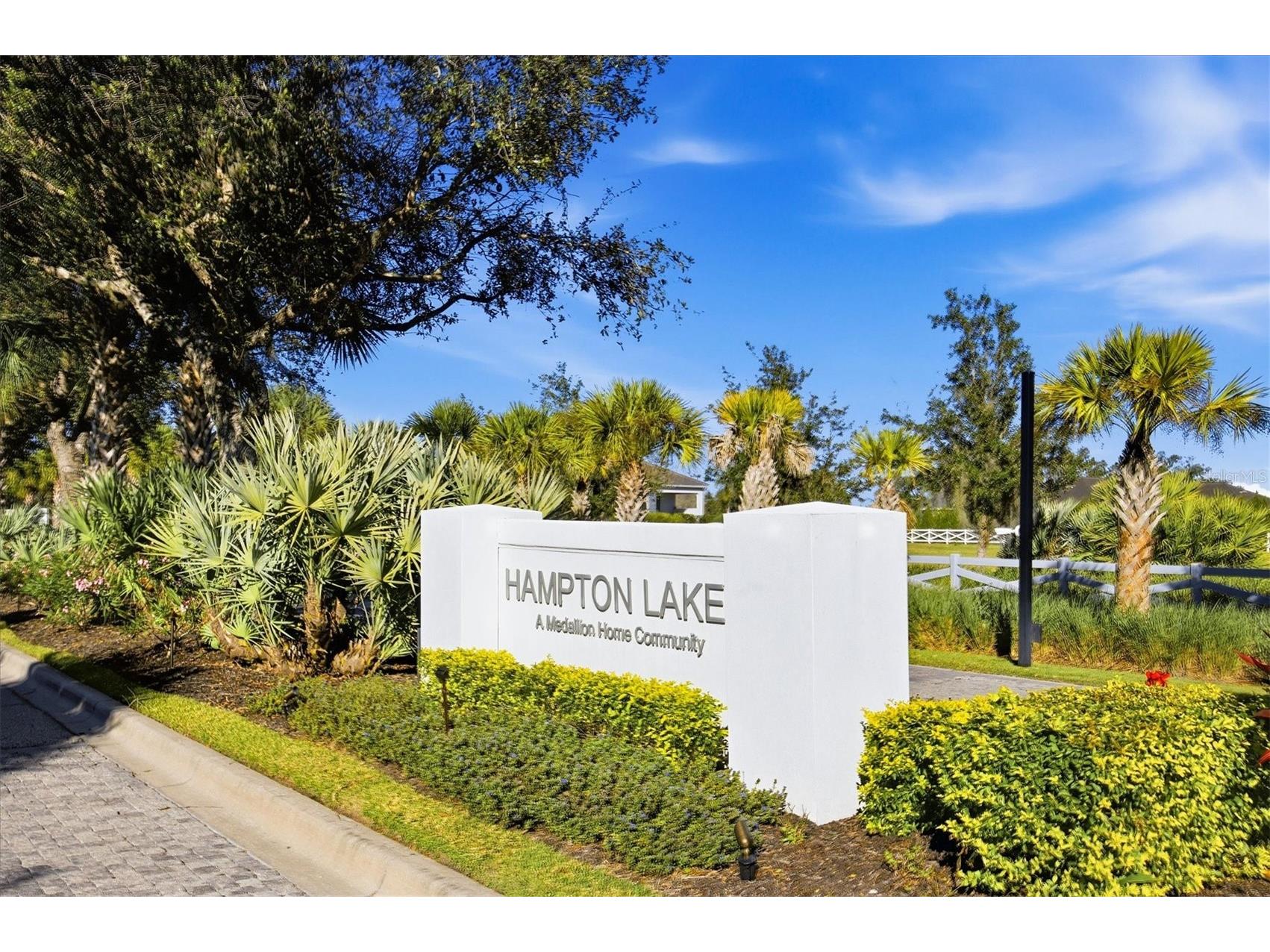 3467 Compound Court Sarasota FL 34240 A4695665 image79