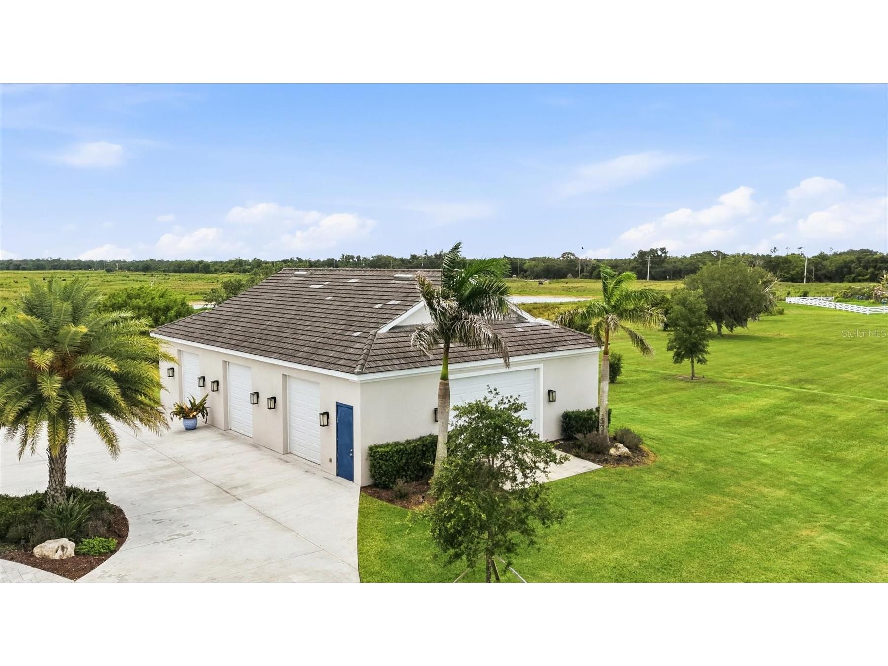 3467 Compound Court Sarasota FL 34240 A4695665 image80