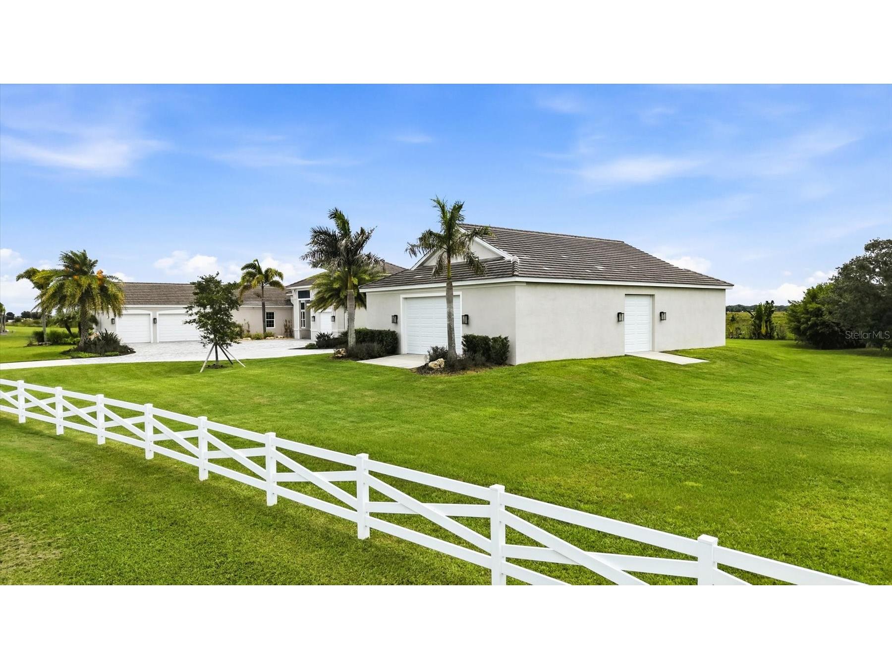 3467 Compound Court Sarasota FL 34240 A4695665 image81