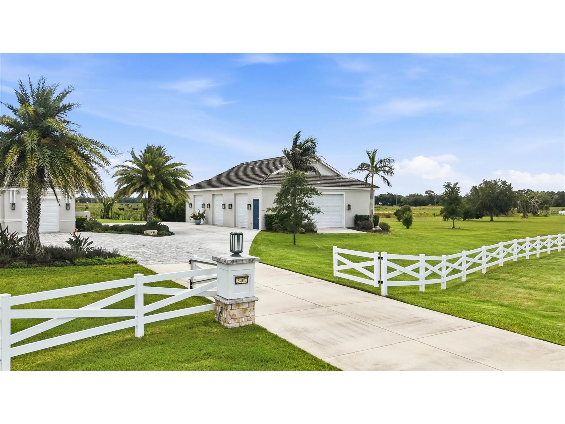 3467 Compound Court Sarasota FL 34240 A4695665 image82