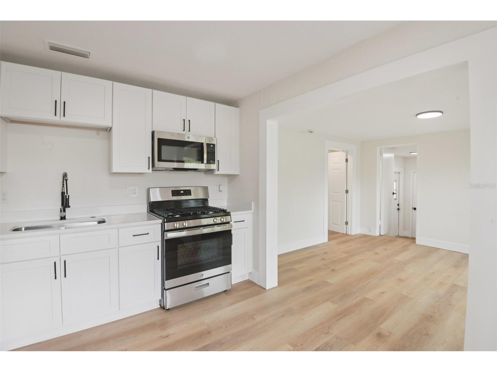 3468 9th Avenue N Saint Petersburg FL 33713 TB8487442 image15