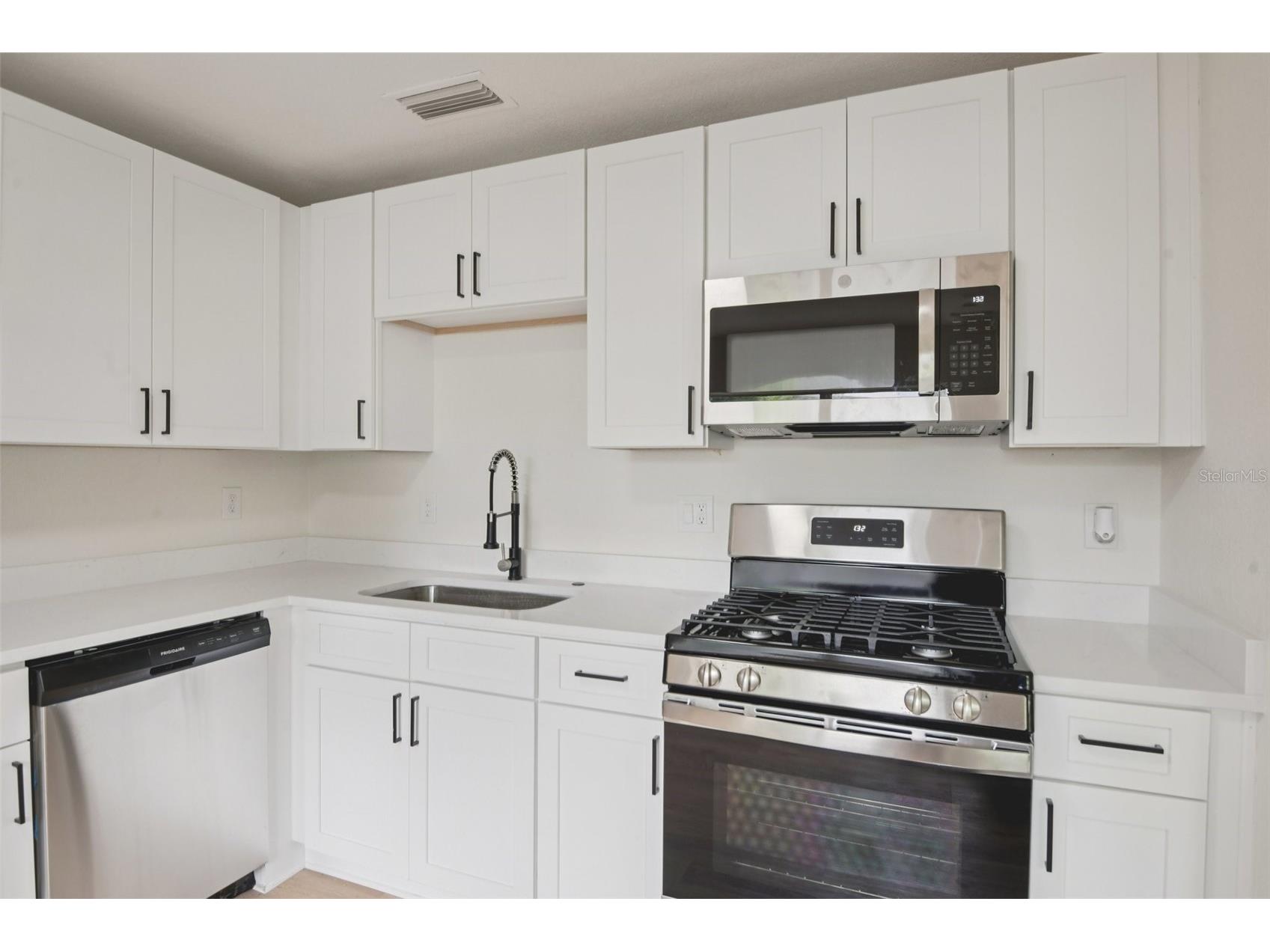 3468 9th Avenue N Saint Petersburg FL 33713 TB8487442 image16
