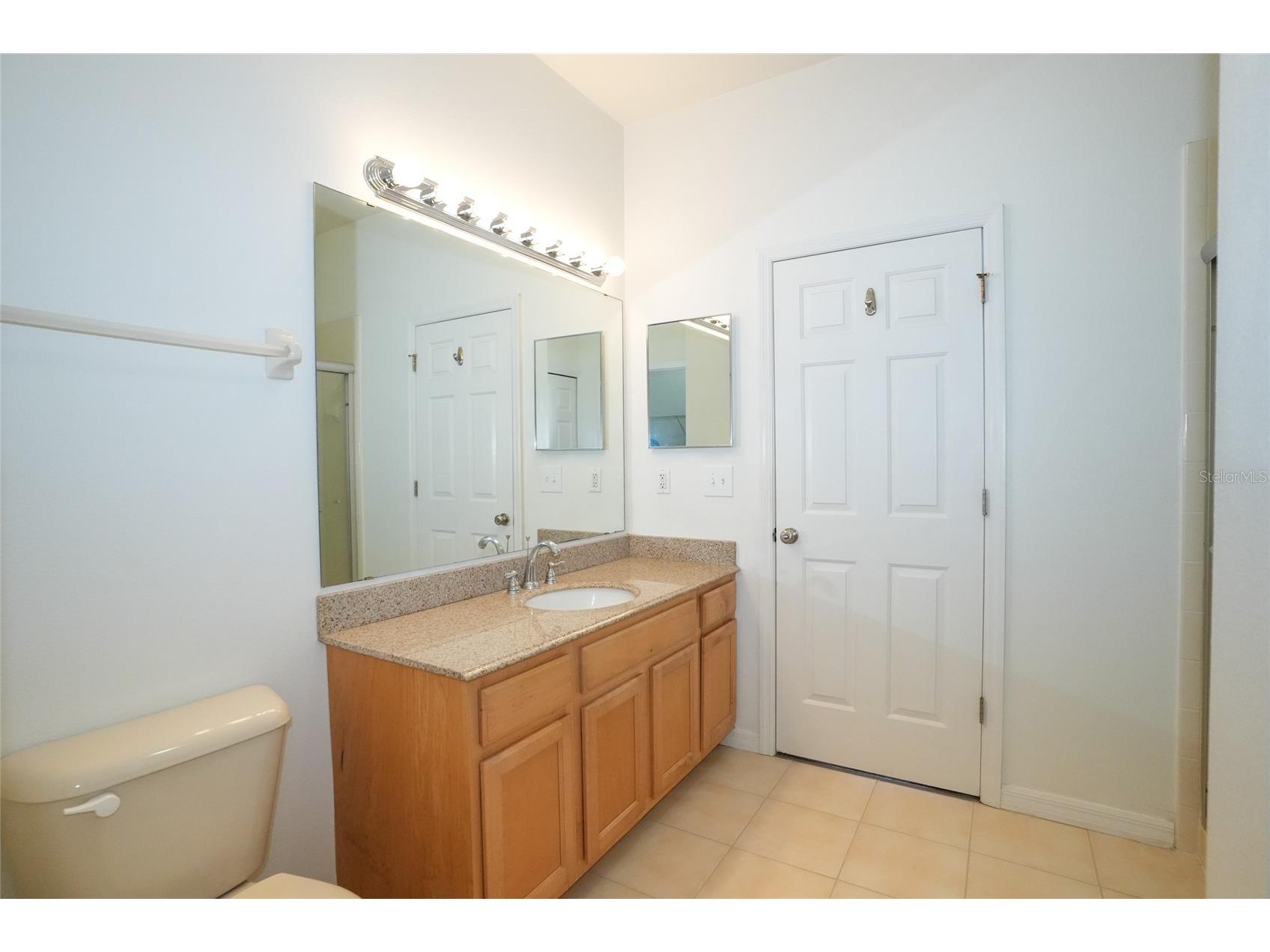 3468 Parkridge Circle #33-201 Sarasota FL 34243 A4640865 image20