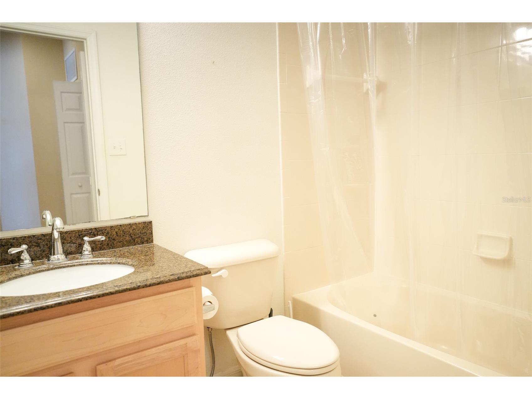 3468 Parkridge Circle #33-201 Sarasota FL 34243 A4640865 image26