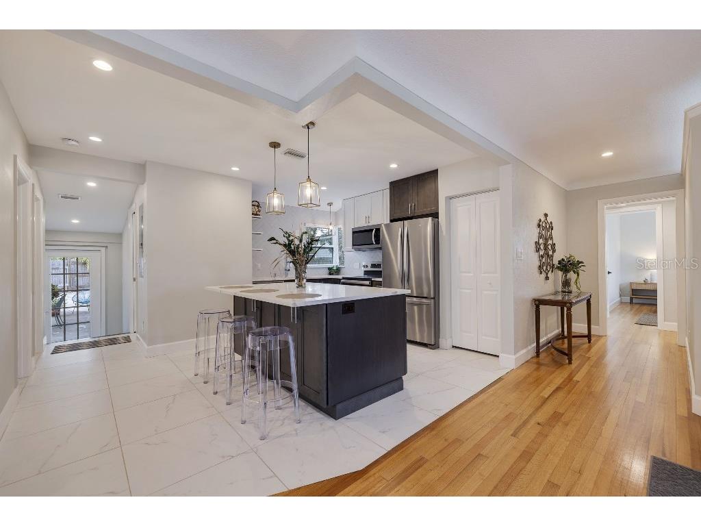 347 Ling A Mor Terrace S Saint Petersburg FL 33705 TB8496817 image12