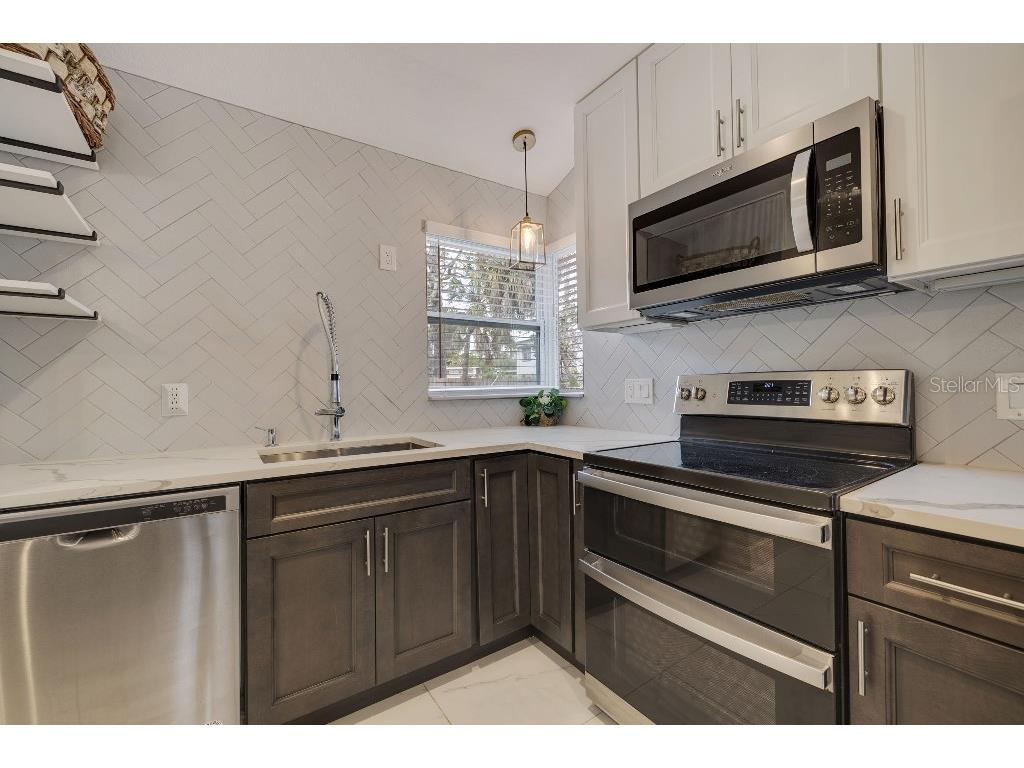 347 Ling A Mor Terrace S Saint Petersburg FL 33705 TB8496817 image14