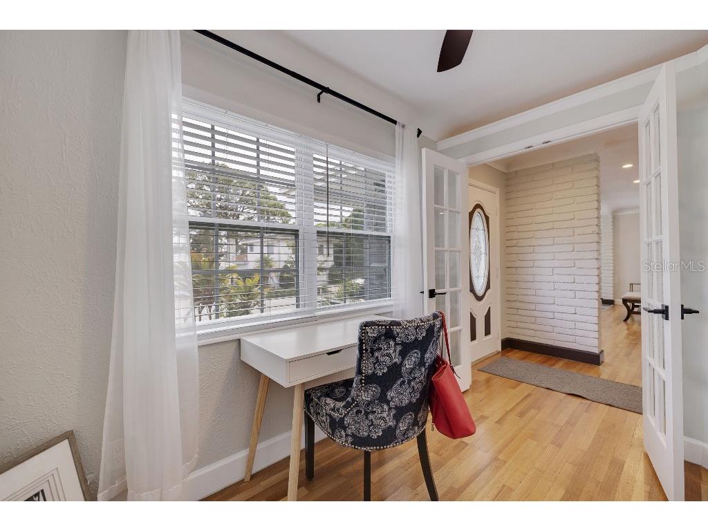 347 Ling A Mor Terrace S Saint Petersburg FL 33705 TB8496817 image6