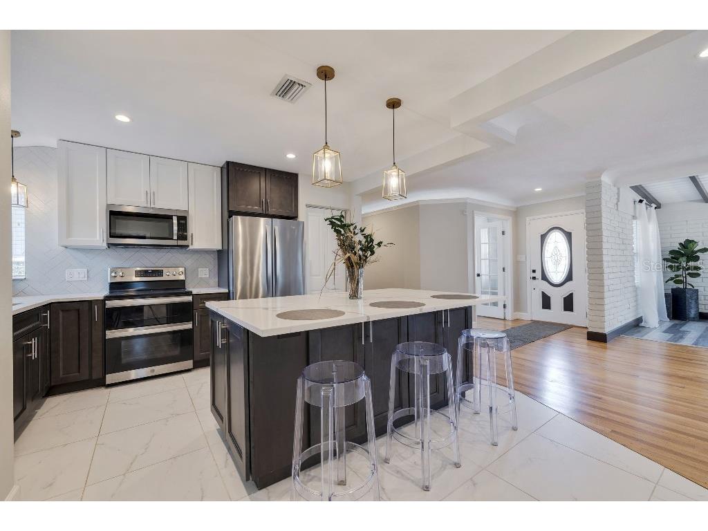 347 Ling A Mor Terrace S Saint Petersburg FL 33705 TB8496817 image9