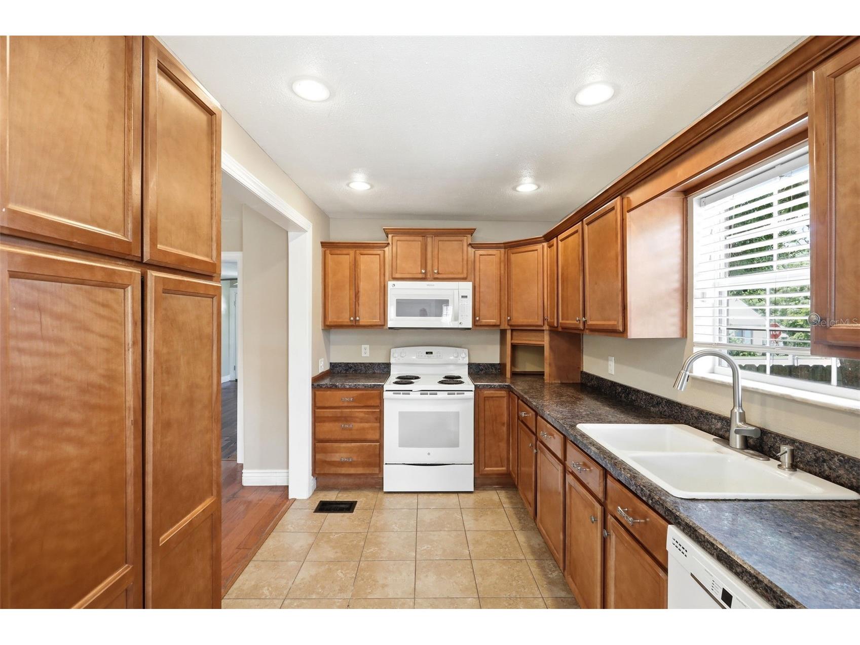 347 W Wisconsin Avenue Deland FL 32720 V4950104 image18