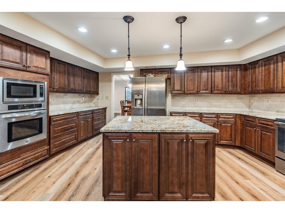 3472 Shoreline Circle Palm Harbor FL 34684 - LAKE TARPON TB8420143 image12