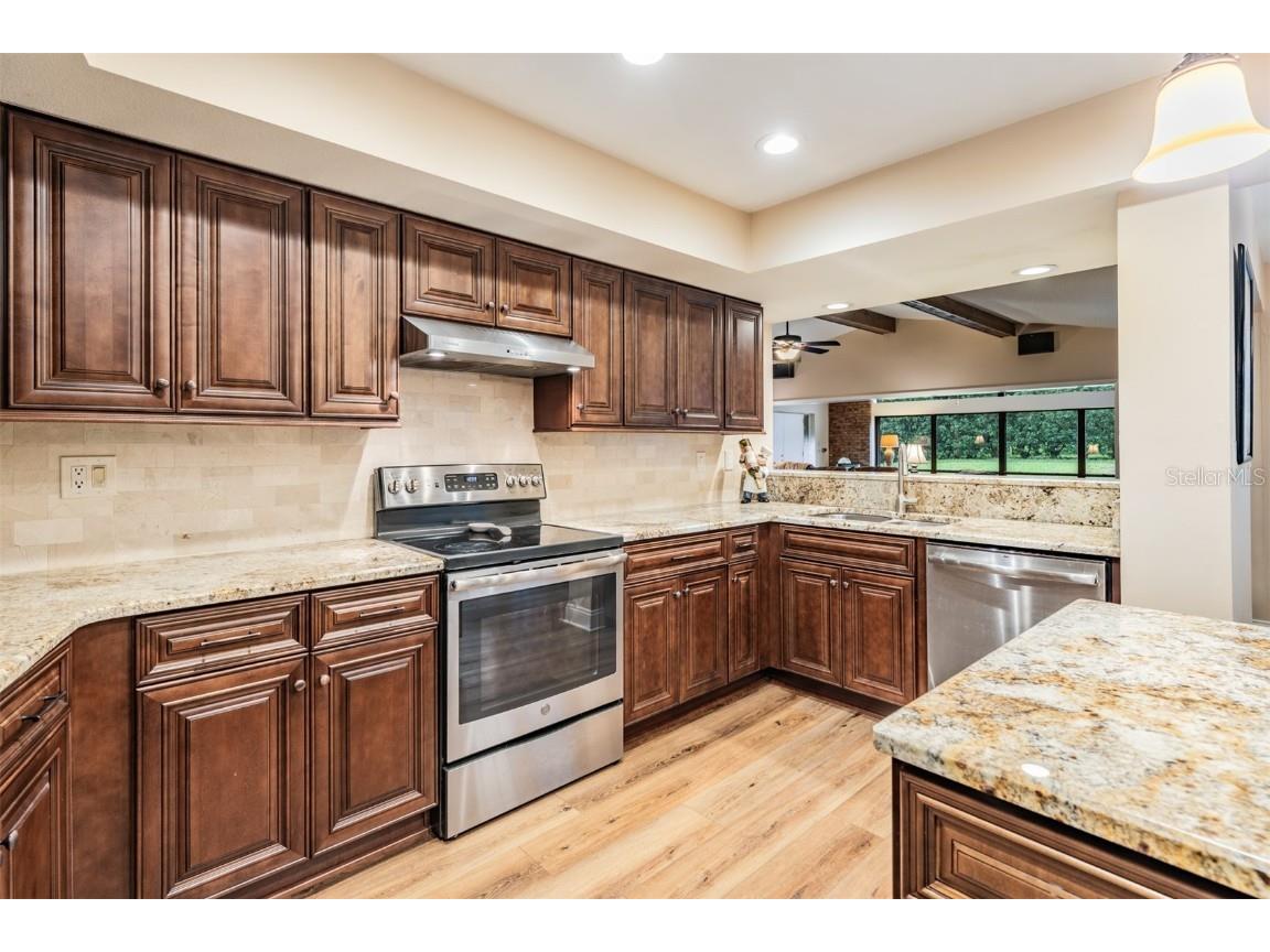 3472 Shoreline Circle Palm Harbor FL 34684 - LAKE TARPON TB8420143 image13