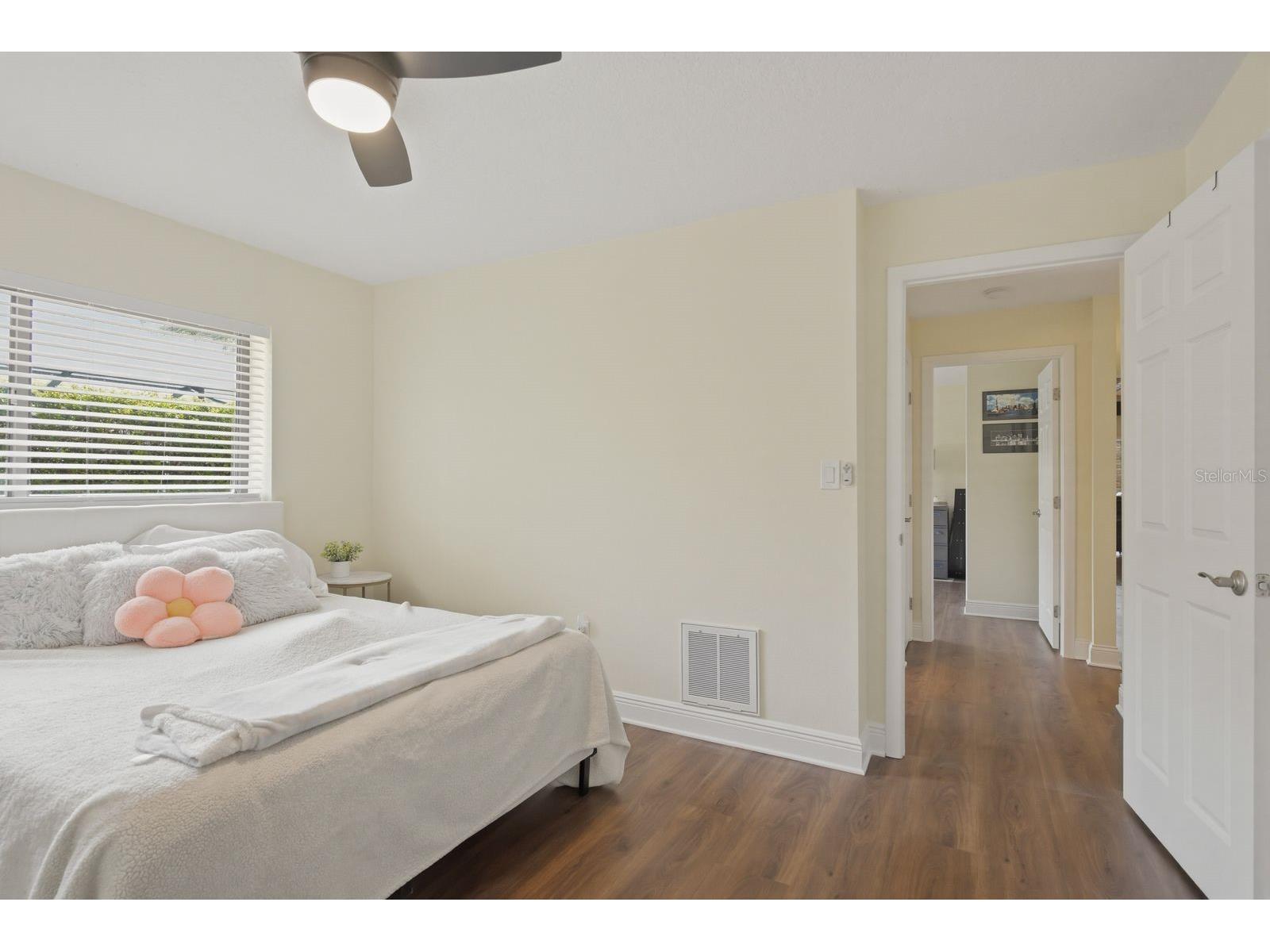 3472 Shoreline Circle Palm Harbor FL 34684 TB8487597 image23