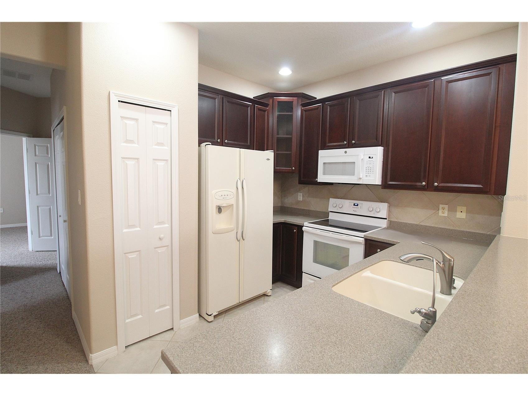 3474 Parkridge Circle #32-203 Sarasota FL 34243 A4695948 image5