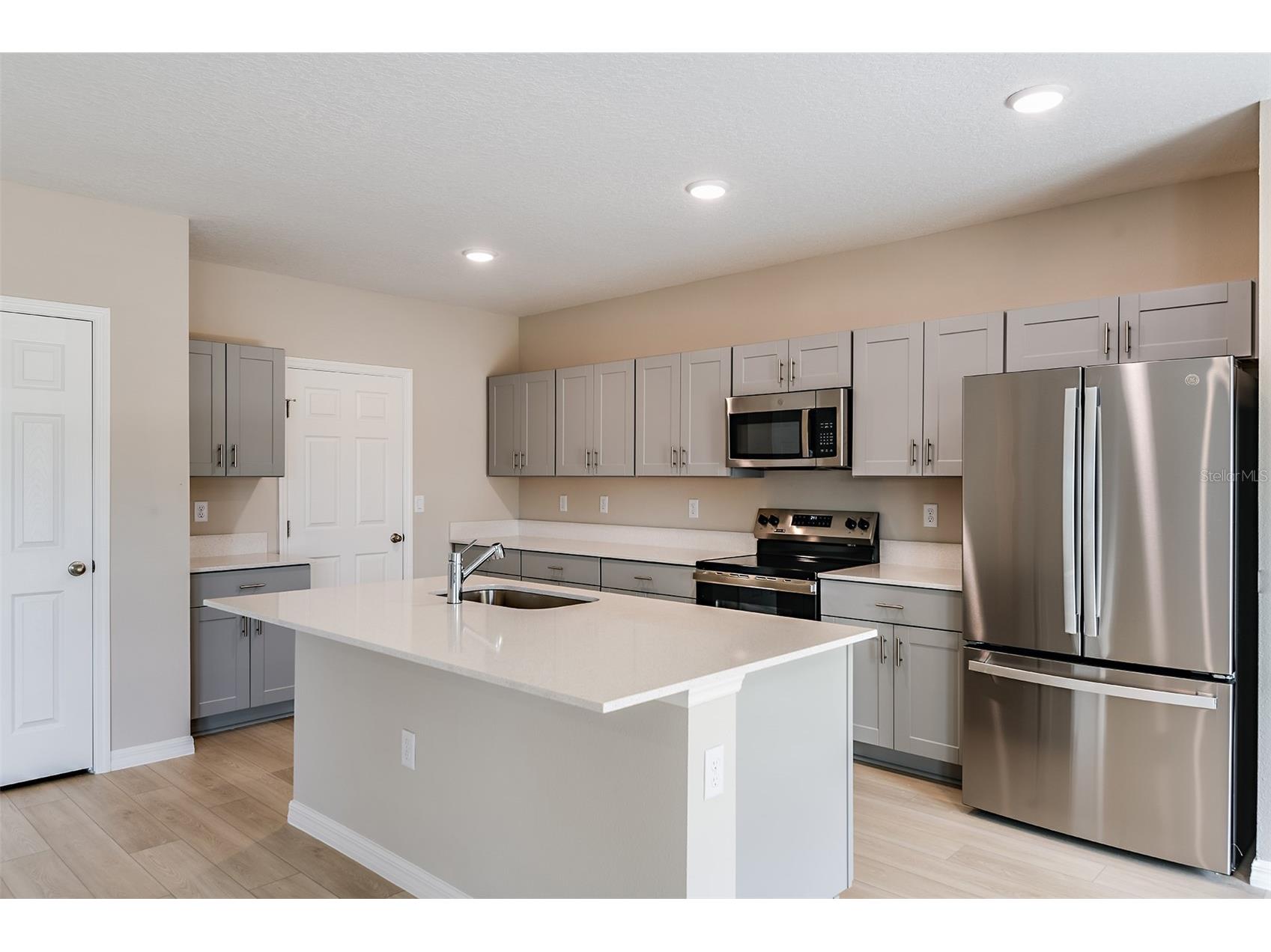 34759 Blossom Fall Path Zephyrhills FL 33541 TB8447205 image2