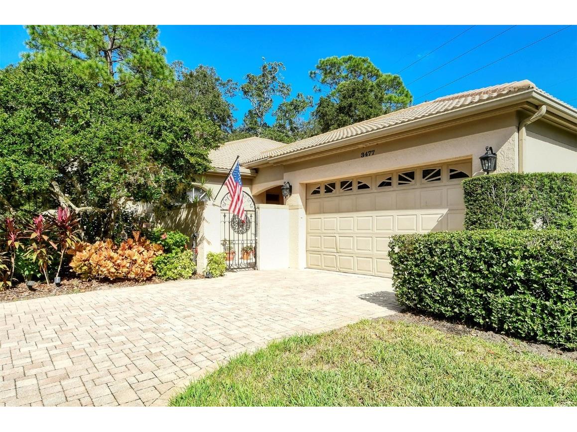 3477 Hadfield Greene #2 Sarasota FL 34235 A4590879 image1