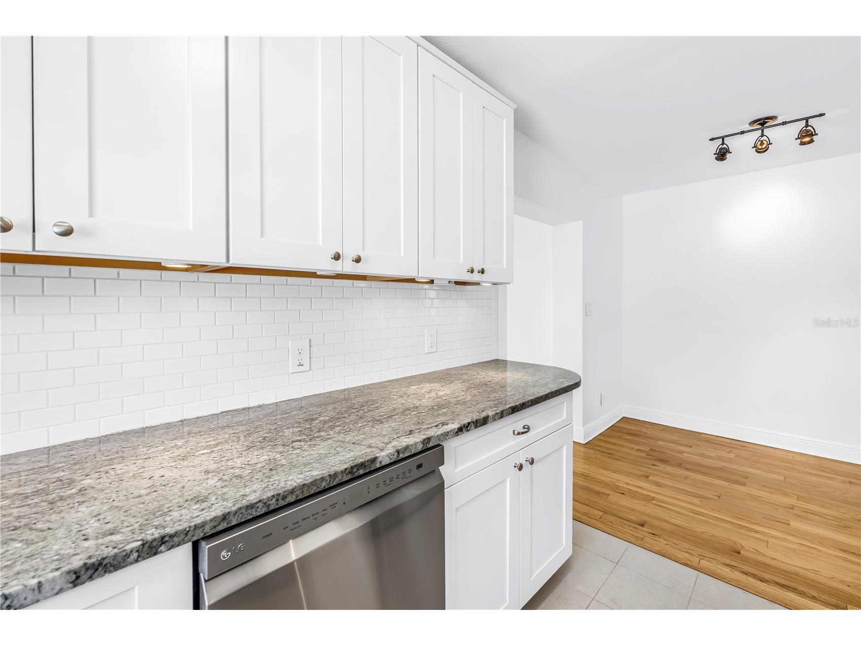 348 11th Avenue NE Saint Petersburg FL 33701 TB8513131 image10