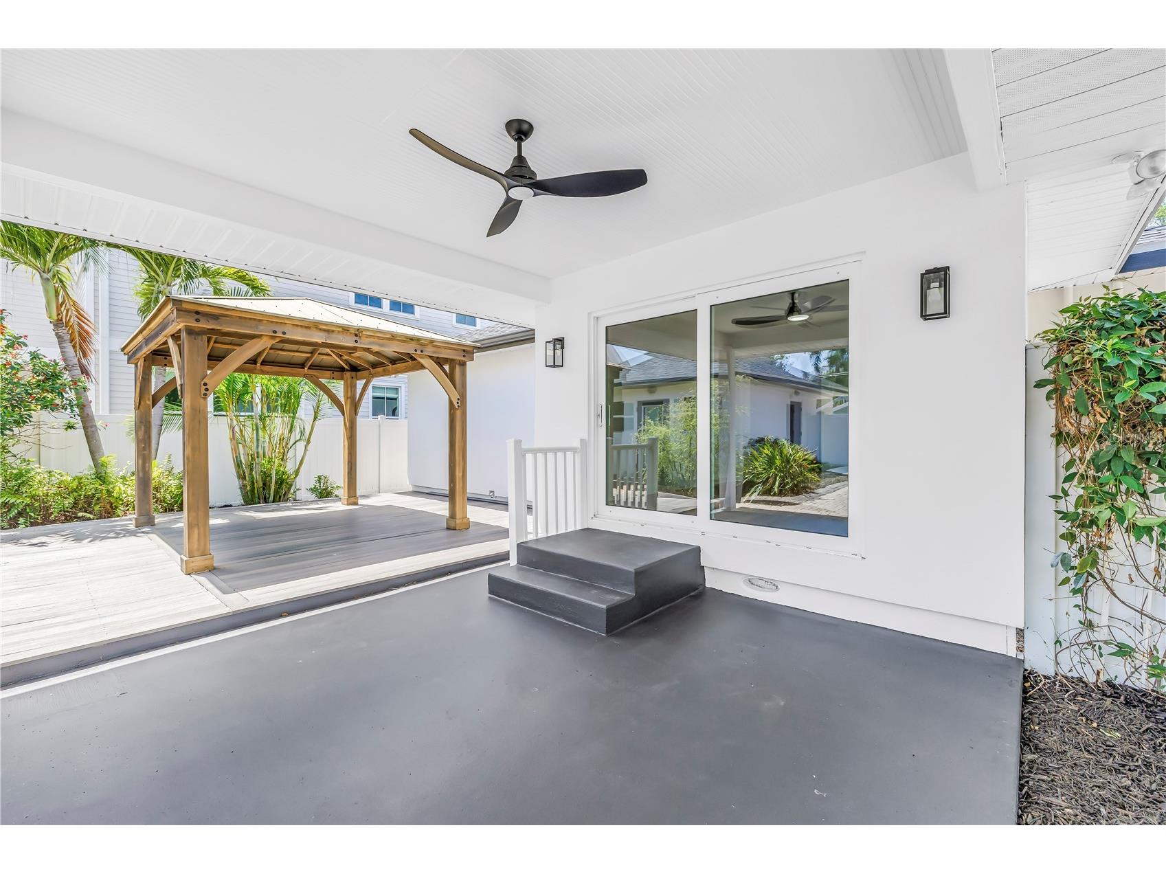 348 11th Avenue NE Saint Petersburg FL 33701 TB8513131 image20