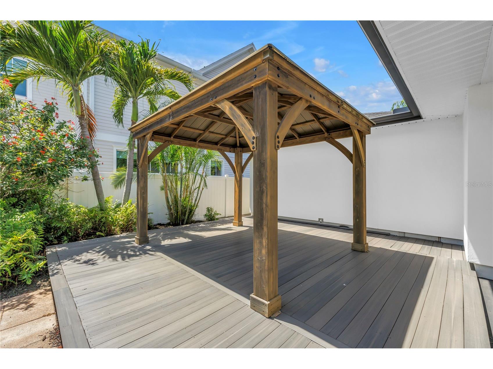 348 11th Avenue NE Saint Petersburg FL 33701 TB8513131 image21