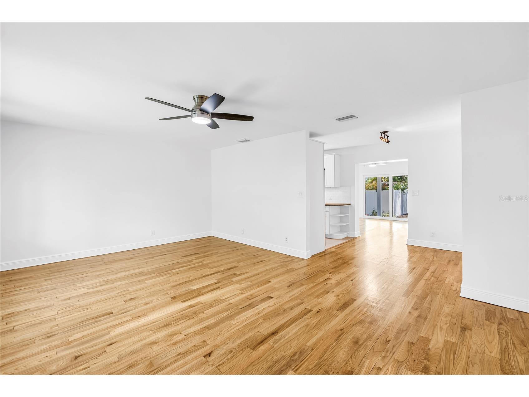 348 11th Avenue NE Saint Petersburg FL 33701 TB8513131 image5