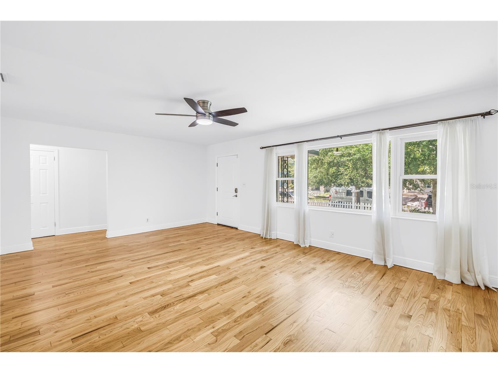 348 11th Avenue NE Saint Petersburg FL 33701 TB8513131 image6
