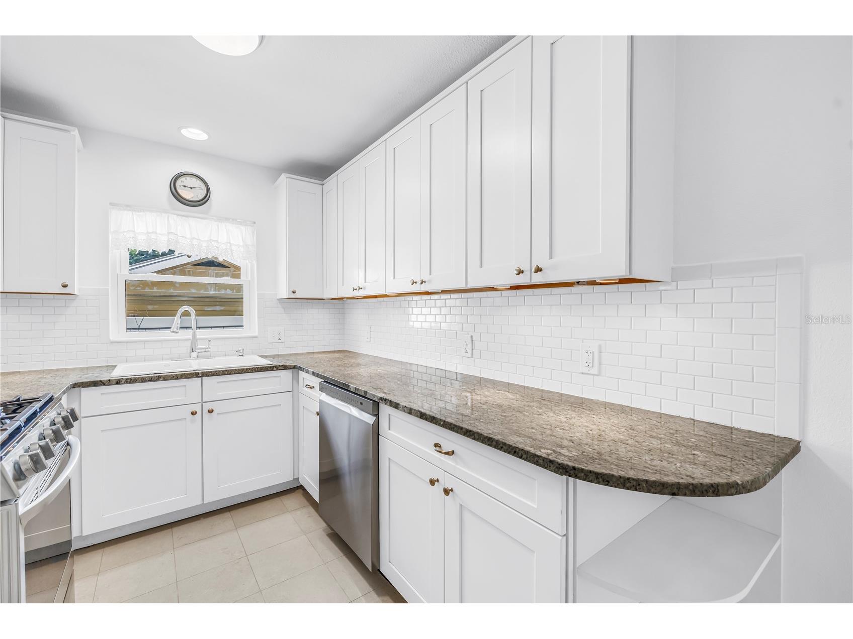 348 11th Avenue NE Saint Petersburg FL 33701 TB8513131 image9
