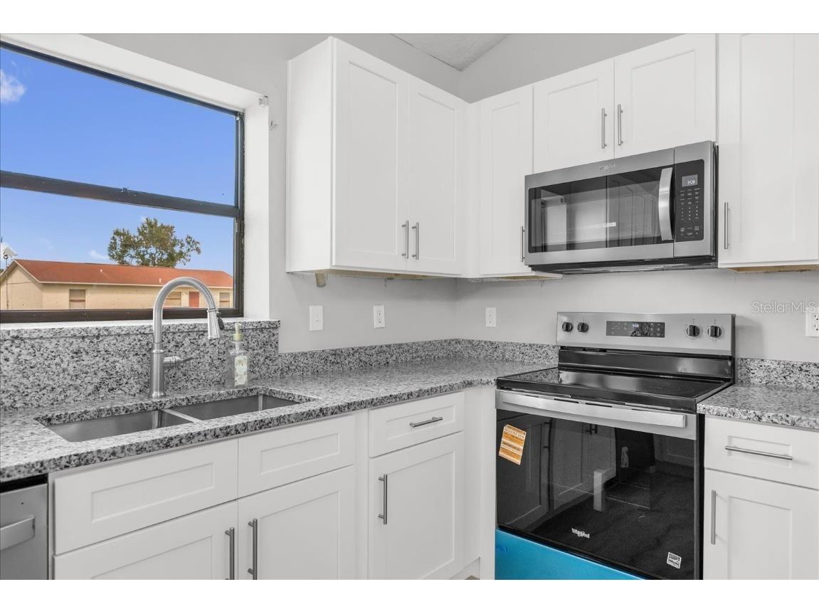 348 Jacksonville Court Kissimmee FL 34759 O6354075 image9