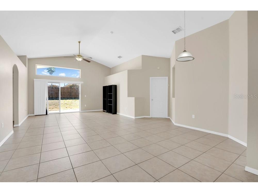 348 Sir Phillips Drive Davenport FL 33837 O6369860 image7