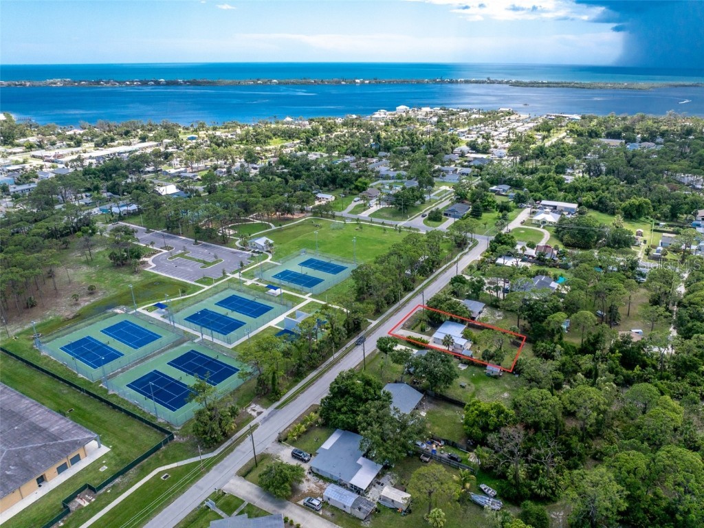 348 W Wentworth Street Englewood FL 34223 D6142838 image1