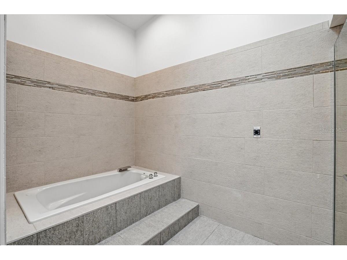 3481 Bayou Sound Longboat Key FL 34228 A4687106 image31