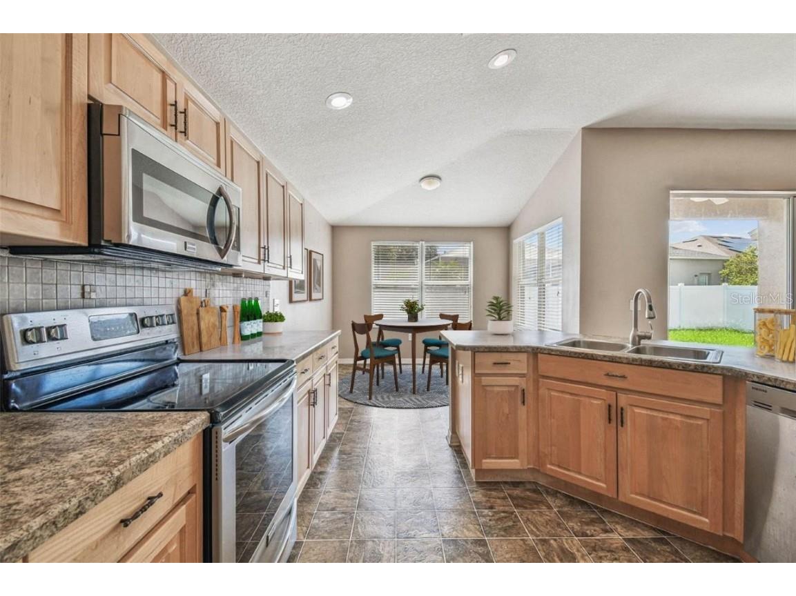 34828 Prairie Ridge Way Zephyrhills FL 33541 TB8415410 image20