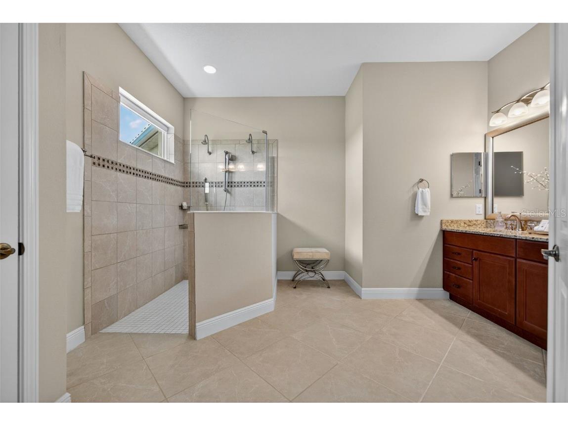 3487 Recurve Circle Sarasota FL 34240 A4666844 image61