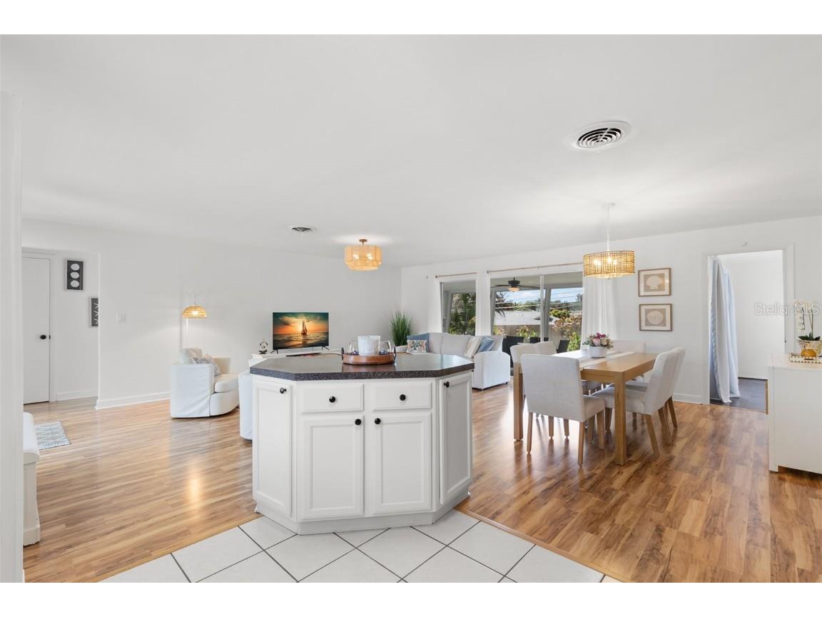 3488 Shady Bluffs Drive Largo FL 33770 TB8426405 image8