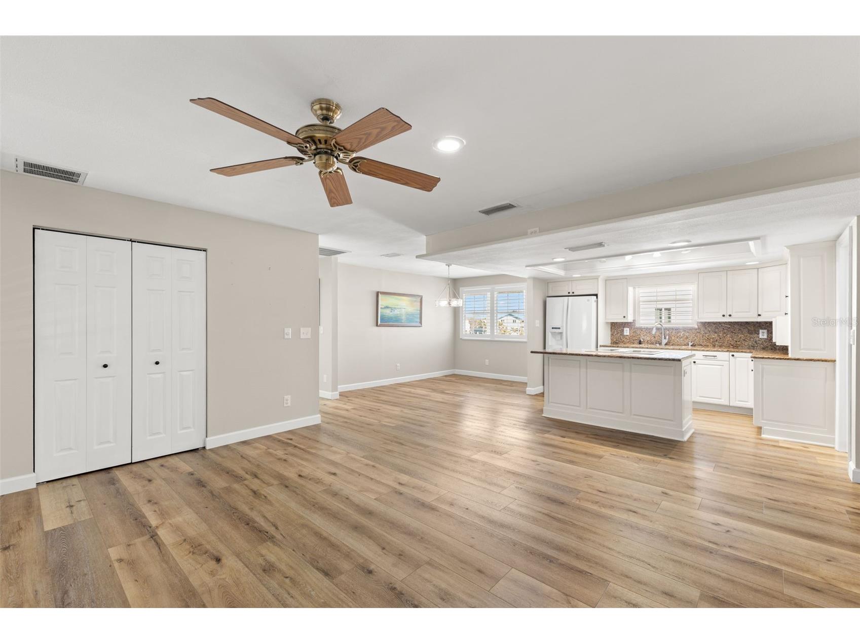 349 Kentucky Avenue Crystal Beach FL 34681 TB8469942 image7